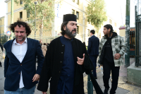 «Ο π. Αντώνιος, αντί να απολογηθεί στο Δικαστήριο, προτίμησε τις συνεντεύξεις» λένε οι δικηγόροι των θυμάτων