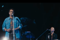 Coldplay: Πρωταγωνιστής στο νέο τους βίντεο κλιπ ο original «Karate Kid» (βίντεο)