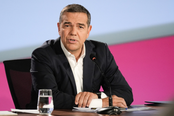 Νέα πρόσωπα για την ΕΛΑΣ: Ποιους ετοιμάζεται να ρίξει στη «μάχη των παραθύρων» ο Αλέξης Τσίπρας