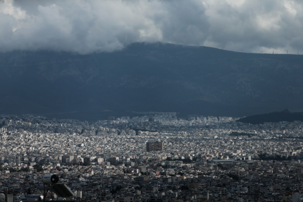 ΑΑΔΕ: Πωλήσεις ακινήτων χωρίς φορολογική ενημερότητα για οφειλέτες