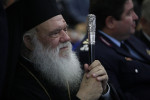 Ιερώνυμος: Το Άγιο Φως υπάρχει πάντοτε στην Εκκλησία, κλεινόμαστε σπίτι επειδή αγαπάμε τον συνάνθρωπο