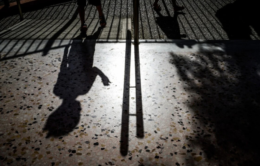 Λουτράκι: «Ίσως να είχα εμπάθεια αλλά συνέβη» λέει τώρα η δασκάλα που κατήγγειλε 6χρονο