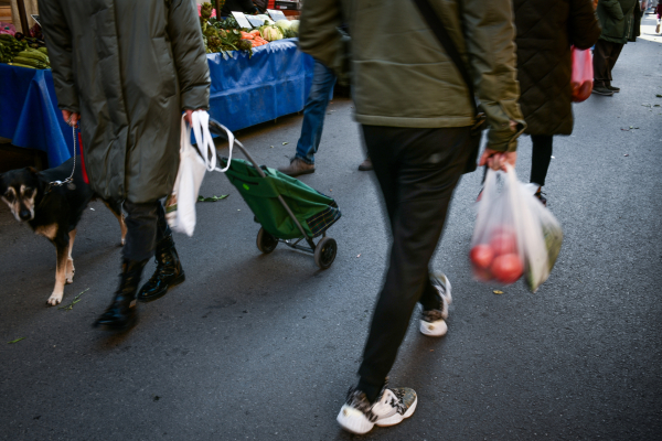 Δημοσκόπηση Alco: 3,5 εκατ. πολίτες ανησυχούν ότι δεν θα τα βγάλουν πέρα οικονομικά το 2026