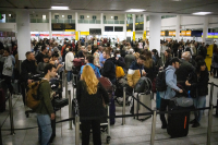 Χάος στο αεροδρόμιο του Γκάτγουϊκ για 5.000 επιβάτες - Ακυρώσεις και καθυστερήσεις σε πτήσεις