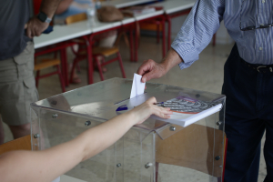 Δημοσκόπηση Marc: Δεύτερες κάλπες θέλει το 56,7%, τι «ψηφίζουν» όσοι σηκωθούν από τον καναπέ