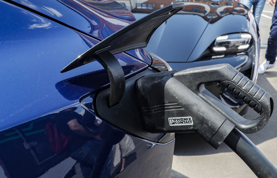 Εγκαινιάστηκε το πρώτο σύστημα παραγωγής, αποθήκευσης και ανεφοδιασμού υδρογονοκίνητων οχημάτων στην Ελλάδα