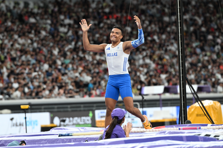 Πέρασε στον τελικό ο Εμμανουήλ Καραλής - «Αν μου ρίξετε ένα ξεμάτιασμα θα κάνω μεγάλο ρεκόρ»