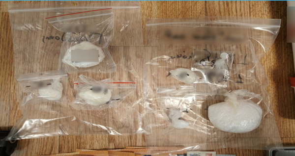 Εντοπίστηκε εργαστήριο νόθευσης κοκαΐνης σε σπίτι στην Αττική - Συνελήφθη 39χρονος