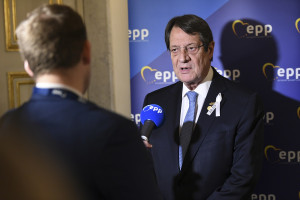 Ευχές Αναστασιάδη: «Γιορτάζουμε τα Χριστούγεννα σκεπτόμενοι το μήνυμα αγάπης τους»