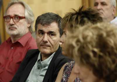 Χωρίς capital controls το "νέο χρήμα", αναβάλλονται τα μέτρα κατά της φοροδιαφυγής