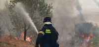 Φωτιά στην Πάρνηθα κοντά σε δασική έκταση