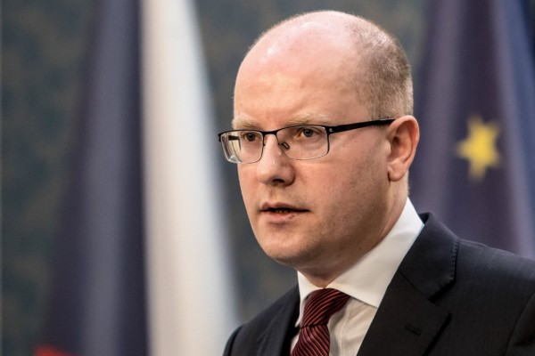 Ανακαλεί την παραίτηση ο Τσέχος πρωθυπουργός - Θα επιδιώξει την αποπομπή του υπ. Οικονομικών