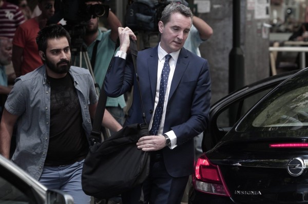 Κοστέλο: Να βοηθήσουμε την Ελλάδα να επανακτήσει την πρόσβαση στις αγορές