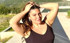 Δανάη Μπάρκα: Στην παραλία λίγες ημέρες πριν τον γάμο – Η ανάρτησή της
