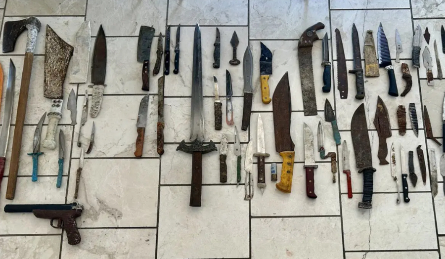 Δολοφονία στη Λαμία: 76 μαχαίρια και σπαθιά είχε ο δράστης στο σπίτι του - Η ανακοίνωση της ΕΛ.ΑΣ.