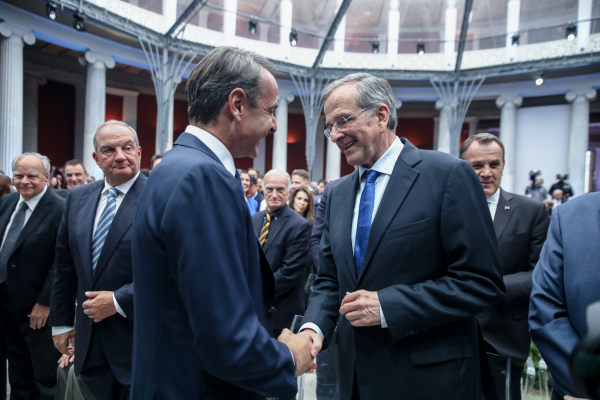 Σαμαράς VS Μητσοτάκη: Ο «γαλάζιος» εμφύλιος άρχισε επιθετικά...