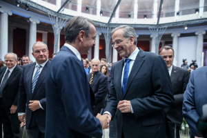 Σαμαράς VS Μητσοτάκη: Ο «γαλάζιος» εμφύλιος άρχισε επιθετικά...