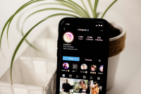 Influencer δηλητηρίαζε το ενός έτους παιδί της για να «μοιάζει άρρωστο» στα social media