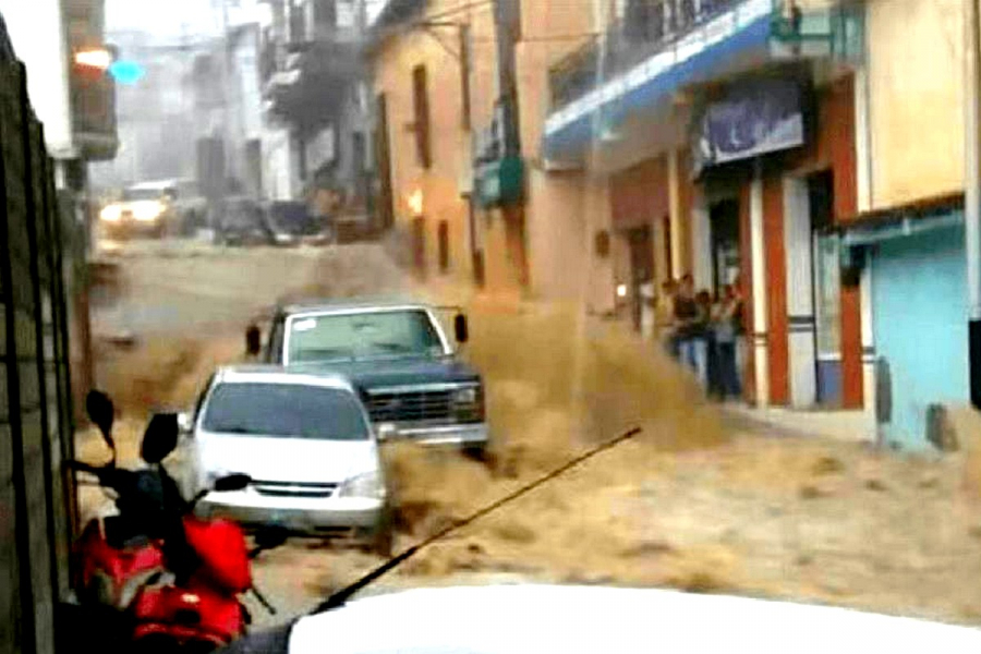 Τραγωδία στη Βενεζουέλα: Τουλάχιστον 20 νεκροί από τις καταρρακτώδεις βροχές (εικόνες)