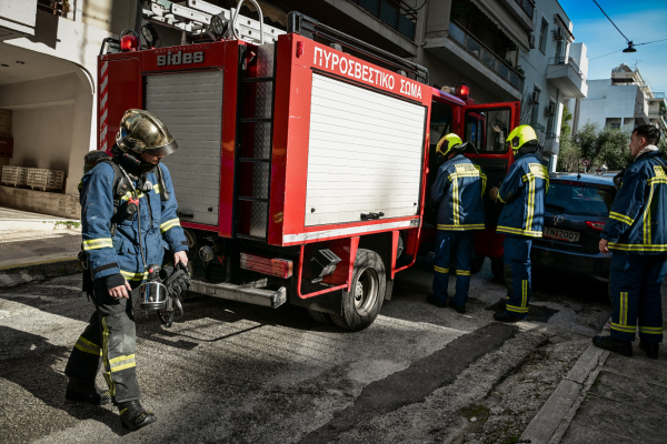 Φωτιά σε διαμέρισμα στο Παγκράτι
