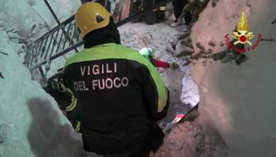 Ιταλία: Τουλάχιστον 23 άνθρωποι αγνοούνται ακόμη στα χαλάσματα ξενοδοχείου