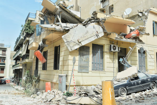 Τραγωδία στο Πασαλιμάνι: Ελεύθεροι όλοι οι εργαζόμενοι, απολογείται ο εργολάβος