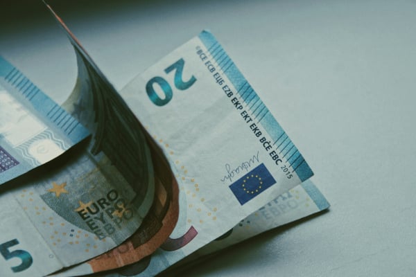 Προς μειώσεις φόρων το 2026 μετά την υπεραπόδοση εσόδων το 2025