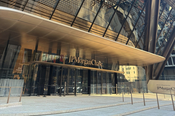 Αγωγή Τραμπ σε JPMorgan, ύψους 5 δισ.- Η τράπεζα έκλεισε λογαριασμούς του, τον έβαλε σε μαύρη λίστα