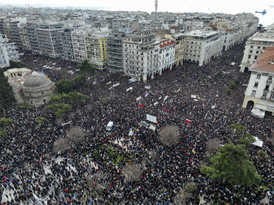Πέφτουν ΝΔ και ΠΑΣΟΚ, κερδίζει η Ζωή Κωνσταντοπούλου