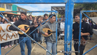 Χανιά: «Πότε θα κάνει ξαστεριά» – Στο πλευρό του Πάνου Ρούτσι οι μαθητές του Μουσικού Σχολείου (video)