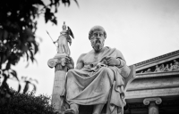 Το απόφθεγμα της ημέρας από τον Πλάτωνα: «Μπορούμε εύκολα να συγχωρήσουμε ένα παιδί που φοβάται το σκοτάδι - Η πραγματική τραγωδία είναι όταν οι ενήλικες φοβούνται το φως»