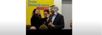 Γερμανία: Πέταξαν τούρτα στον ηγέτη του FDP Κρίστιαν Λίντνερ σε ομιλία του (βιντεο)
