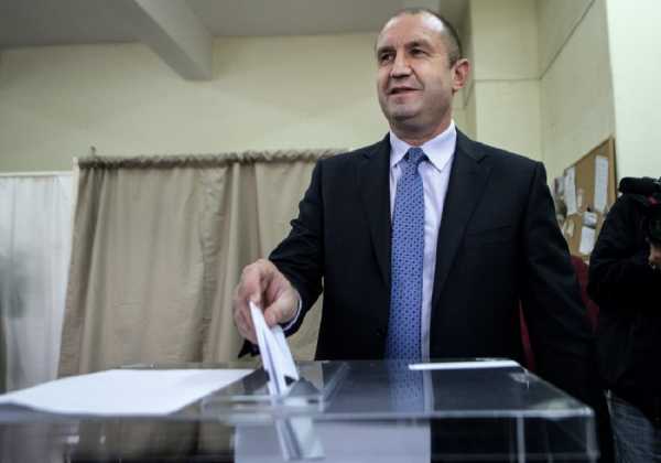 Βουλγαρία: Νικητής των προεδρικών εκλογών ο Ρούμεν Ράντεφ