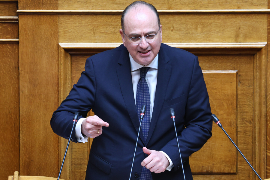 Ο Λαζαρίδης ζητά συγγνώμη από τη Γιαννακοπούλου μετά την ένταση και τα δάκρυα της βουλευτή του ΠΑΣΟΚ