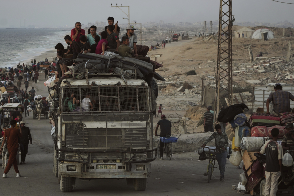 Κόλαση επί γης στη Γάζα: Εγκαταλείπουν την πόλη με κάθε μέσο οι Παλαιστίνιοι, «κοστίζει λιγότερο να πεθάνεις»