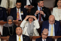 Ρατσιστική επίθεση Τραμπ σε μουσουλμάνες βουλέυτριες: «Να κλειστούν σε ψυχιατρείο και να απελαθούν»