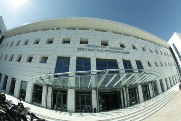 Συνεχώς μπροστά τους ο Λαζαράτος
