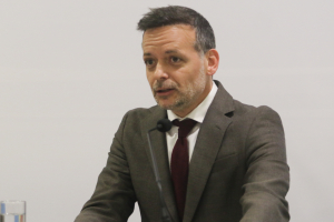 Επιμένει ο Χάρης Δούκας στην πρότασή του