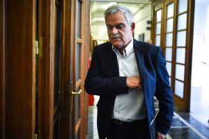 Η κυβέρνηση επιλέγει «αντιπάλους» και «ηττημένους» για να συμμαχήσει!!!