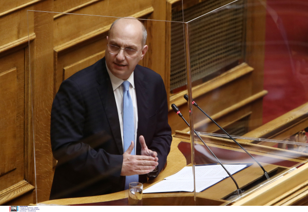 Οικονόμου: «Αν θέλαμε να ανταλλάξουμε καρέκλες, θα το είχαμε κάνει ήδη»